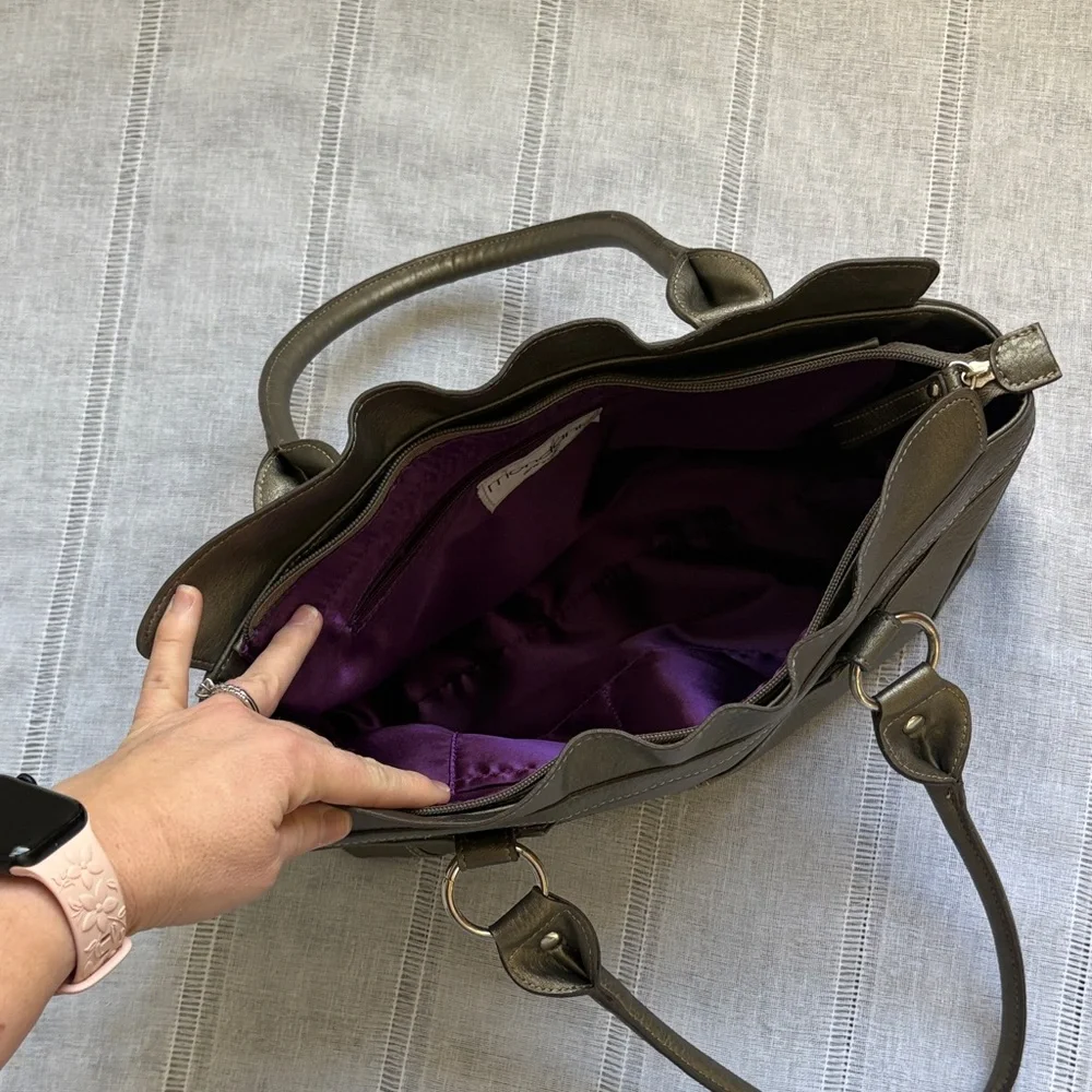 Mondani Metallic Gray Y2k Shoulder Bag